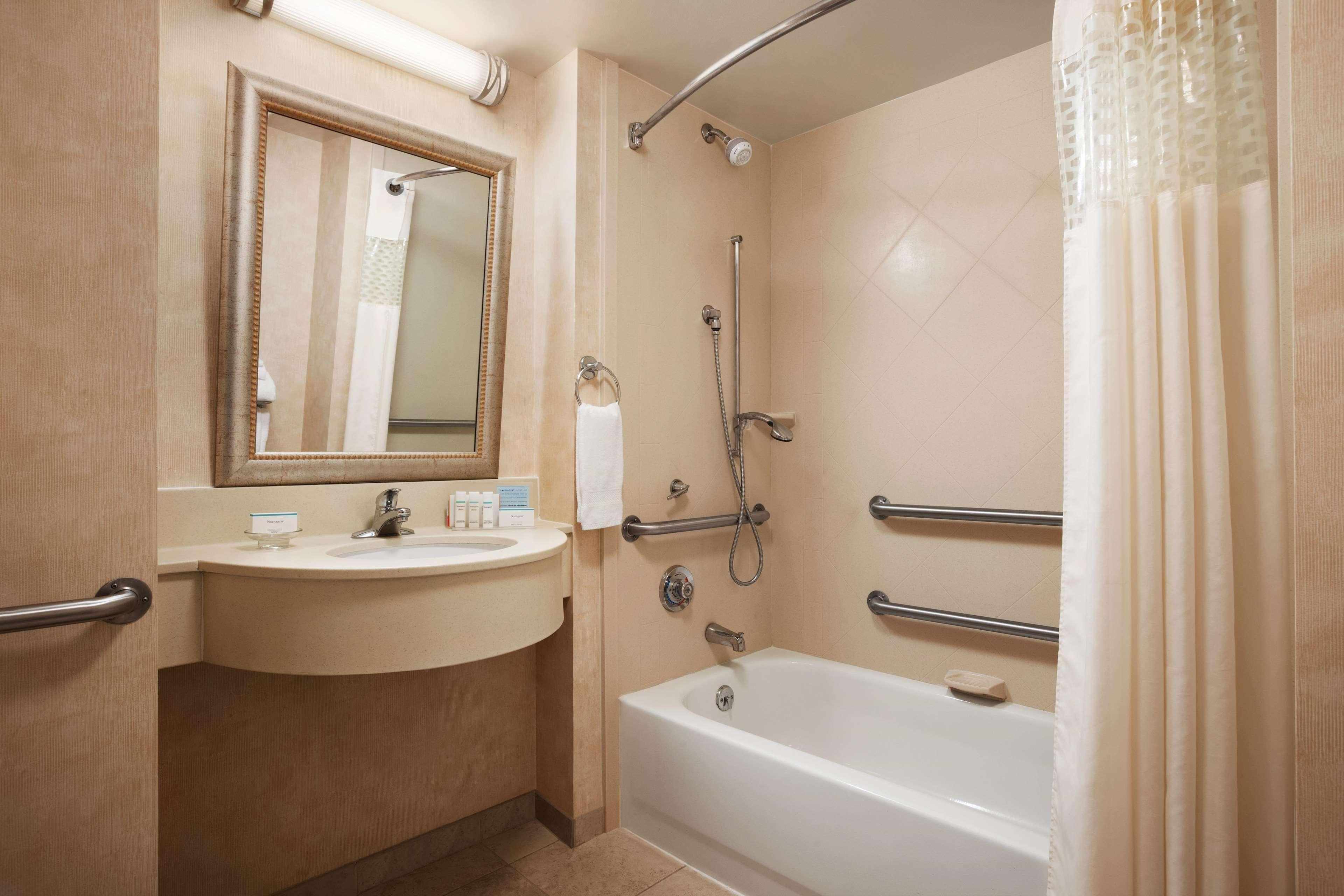 Hampton Inn Geneva Exterior foto