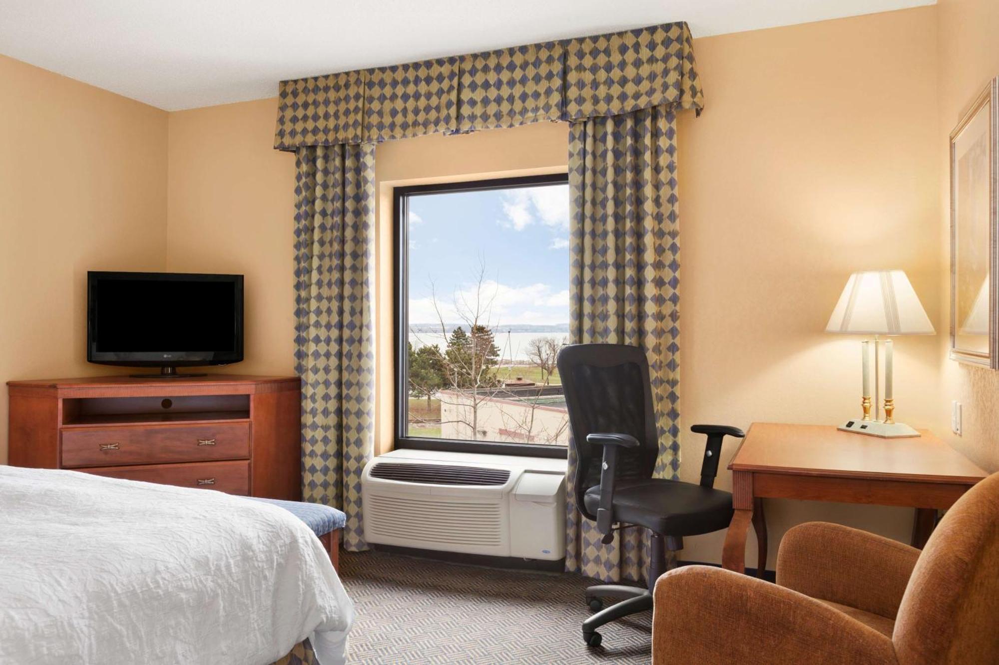Hampton Inn Geneva Exterior foto